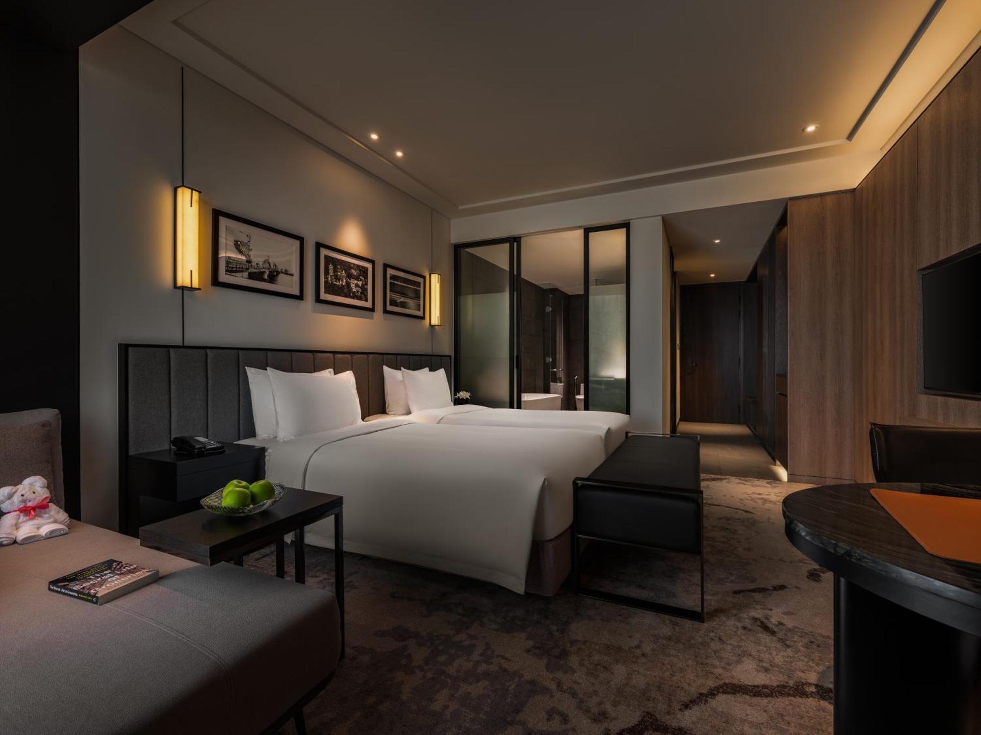 Crowne Plaza Danang City Centre By Ihg Exterior photo