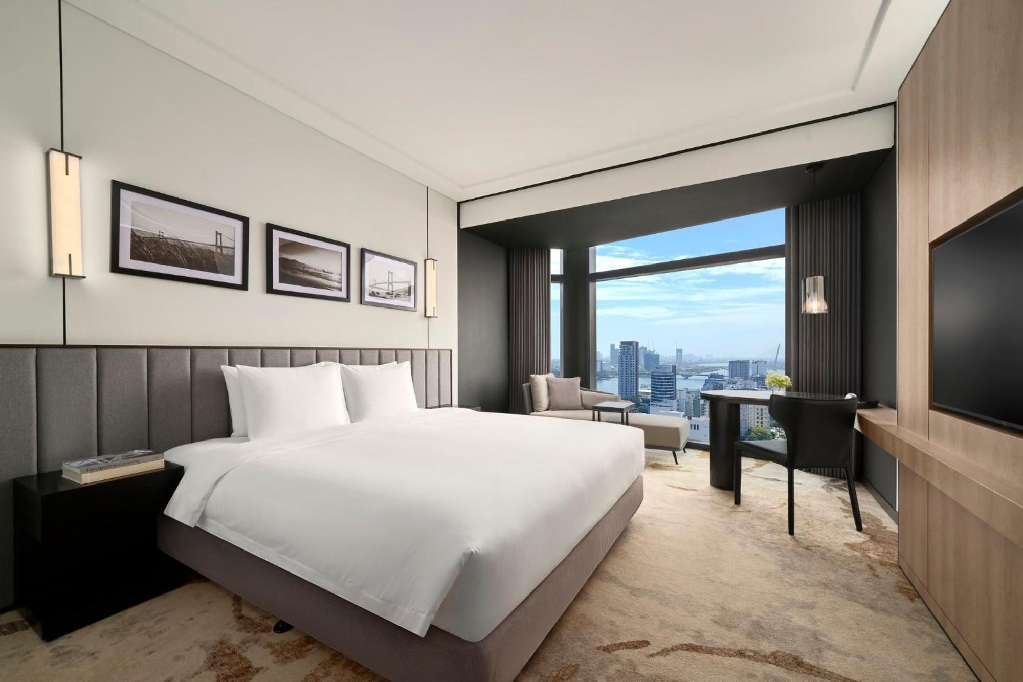 Crowne Plaza Danang City Centre By Ihg Exterior photo