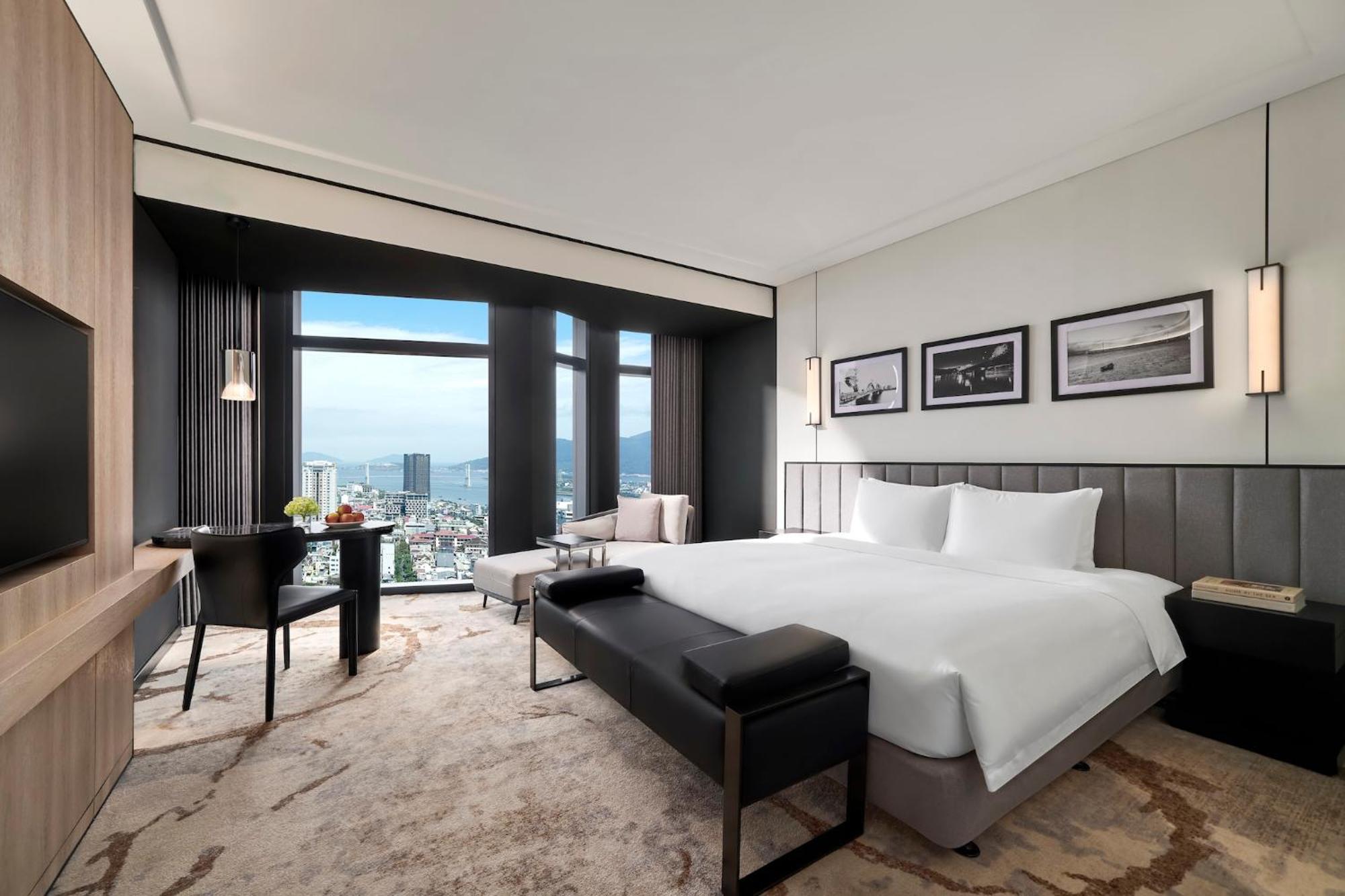 Crowne Plaza Danang City Centre By Ihg Exterior photo